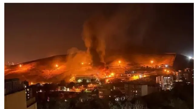 زندان اوین تهران این هفته صحنه آتش سوزی بود. کانون نویسندگان گفته «در همه‌ جهان مسئولیت جان زندانیان با حکومت و اداره‌ زندان‌های آن است اما در اینجا نیروهای امنیتی و زندانبانان به روی زندانیان بی‌پناه آتش گشودند