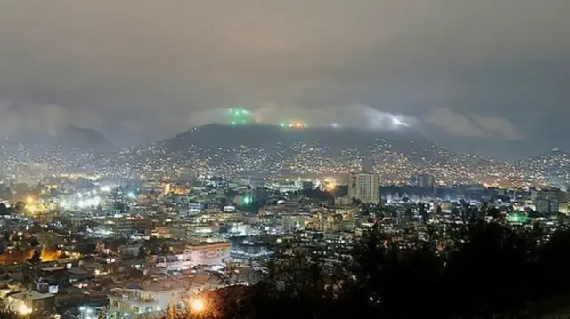 افغانستان نزدیک به ۷۰ درصد برق مورد نیازش را از خارج وارد می‌کند