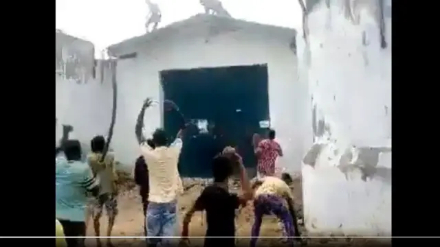 Awọn oluwọde n kọlu ọgba Ẹwọn ni Ẹdo