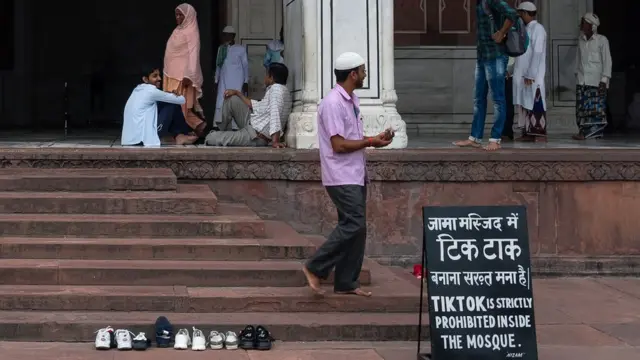 দিল্লির জামা মসজিদ চত্ত্বরে টিকটক সম্পূর্ণভাবে নিষিদ্ধ বহু দিন ধরেই