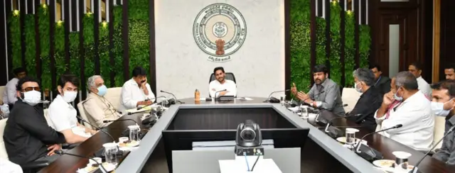 సీఎం జగన్తో సినీ పరిశ్రమ ప్రముఖుల సమావేశం