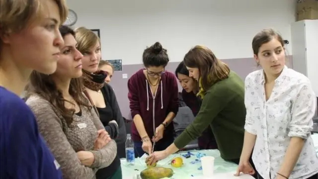 పపాయా వర్క్‌షాప్‌లో అలీషియా బెయిర్