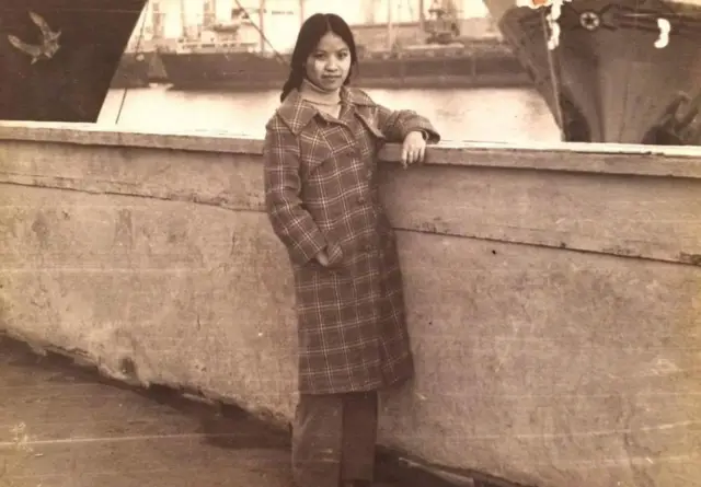 Tại cảng Odessa, phía xa là Chiến hạm Potemkin, chụp năm 1980
