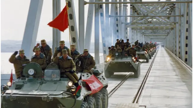 خروج نیروهای شوروی سابق از افغانستان