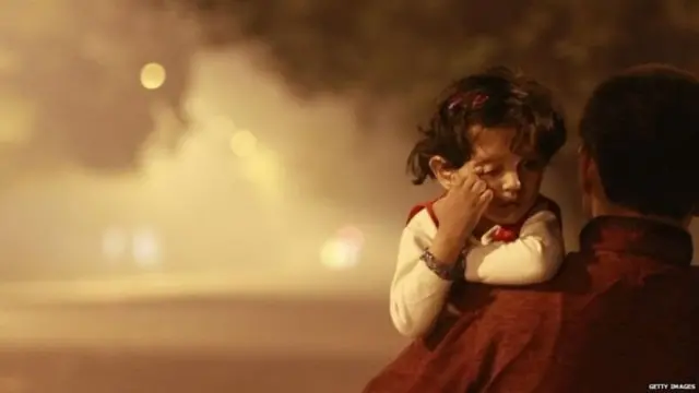 கருவுக்குள் இருக்கும் குழந்தையை மாசுபாடு எப்படி பாதிக்கிறது?