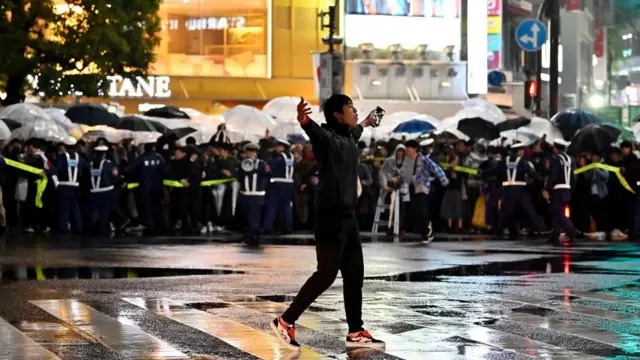 Токийцы празднуют