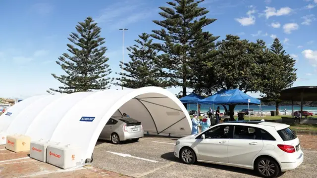 مقامات استرالیایی ظرفیت تست کرونا را در مناطقی که شاهد افزایش روند انتقال محلی بیماری بودند افزایش دادهاند