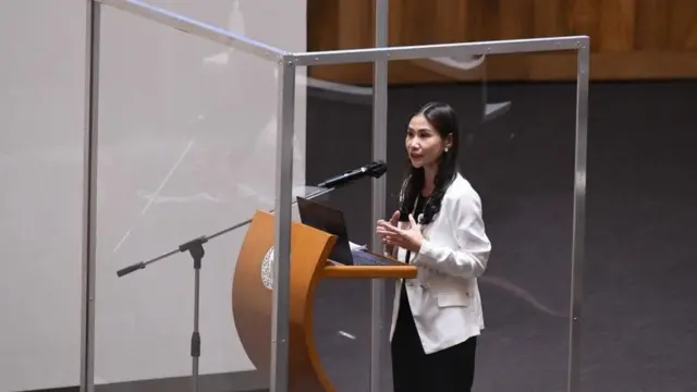 น.ส. เบญจา แสงจันทร์ ส.ส.แบบบัญชีรายชื่อ พรรคก้าวไกล