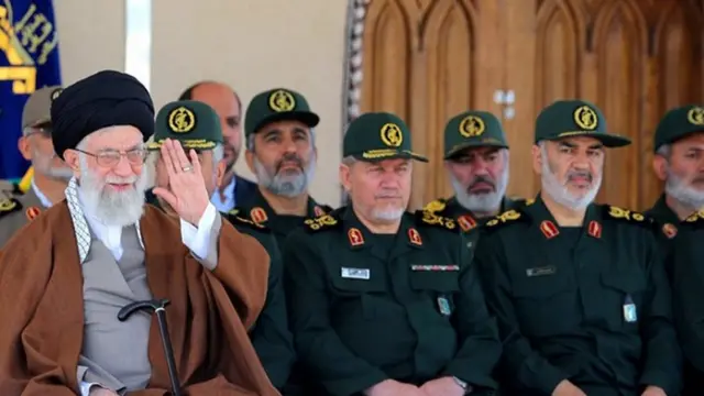 خامنه ای سپاهیان