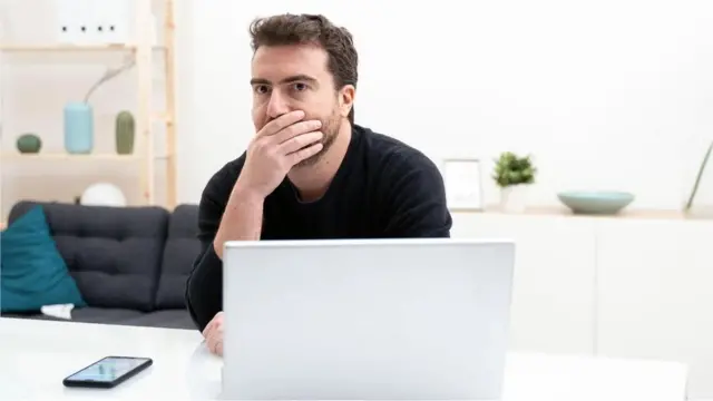 كيف تترك بيئات العمل السامة آثارا نفسية طويلة الأمد؟