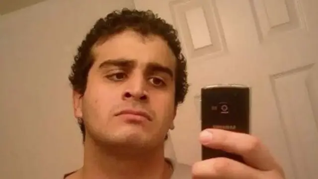 Omar Mateen tira selfie