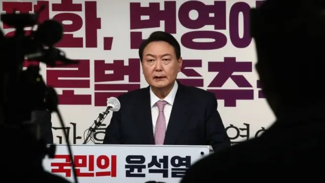 윤석열 국민의힘 대선 후보가 24일 '자유‧평화‧번영의 혁신적 글로벌 중추국가'를 주제로한 외교안보 글로벌 비전을 발표하고 있다