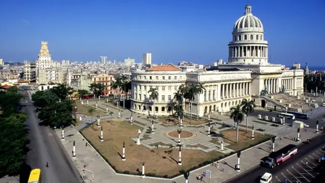 Vista al Capitolio desde el Saratoga.