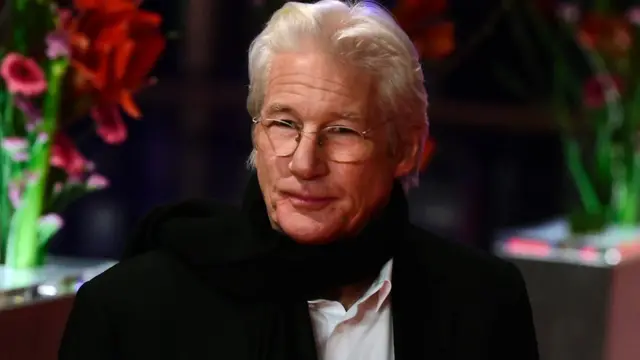 ریچار گر به شدت از ترامپ انتقاد کرد و بزرگترین جرم او را در هم آمیختن معنای دو کلمه تروریست و پناهجو خواند