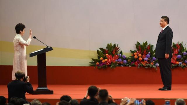 林鄭月娥宣誓就任第五任香港特首。