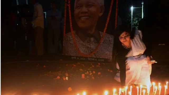 নেলসন ম্যান্ডেলার মৃত্যুর পর বাংলাদেশে তিনদিনের রাষ্ট্রীয় শোকপালন করা হয়