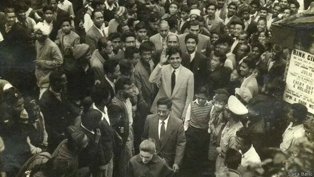 دلیپ کمار اپنے مداحوں کے درمیان