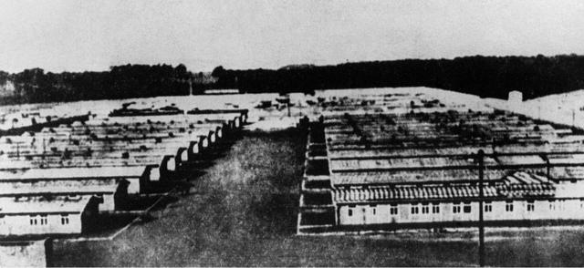 Vista del campo de concentación femenino de Ravensbrück en 1945.