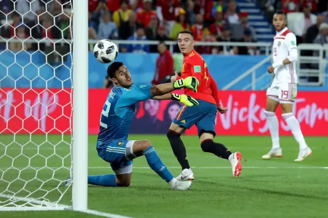 Aspas define de espaldas a la portería en un tanto determinante para el futuro de España en el Mundial.