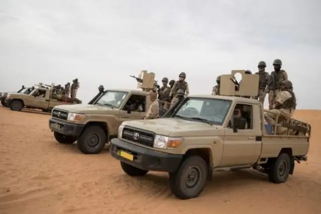 ወታሃደራት ማውሪታንያ ኣብ ሓደ መኣዘዚ ነቑጣ ጉጅለ 5 ሳሕል