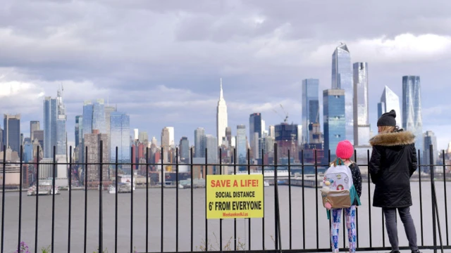 美国可能很快就会超过意大利，成为全球新冠病毒死亡人数最多的国家。