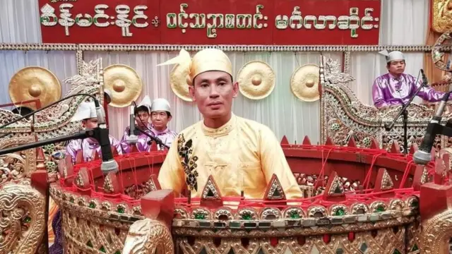 စိန်စတင်းမျိုးဆက်တွေလည်း ဆိုင်းပညာကို အမွေဆက်ခံထားပါတယ်။
