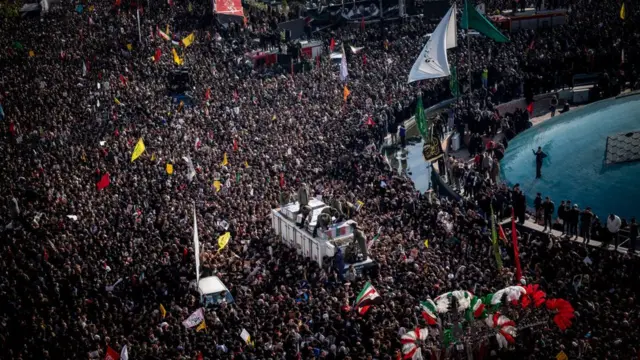 Procesión multitudinaria