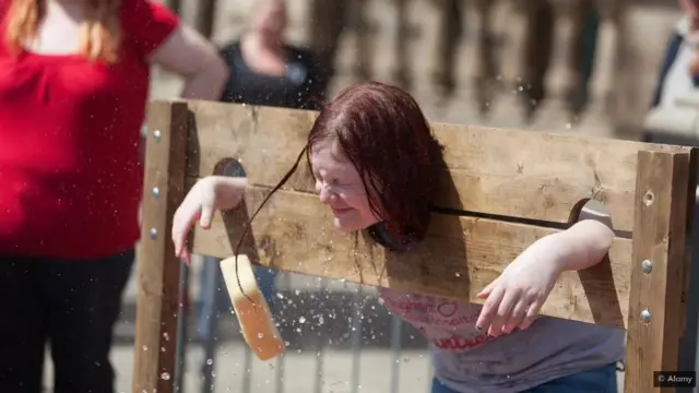 Postoje blaži oblici sadizma koji omogućavaju ljudima da dobiju jeftino uzbuđenje od nekoga u ranjivijem položaju