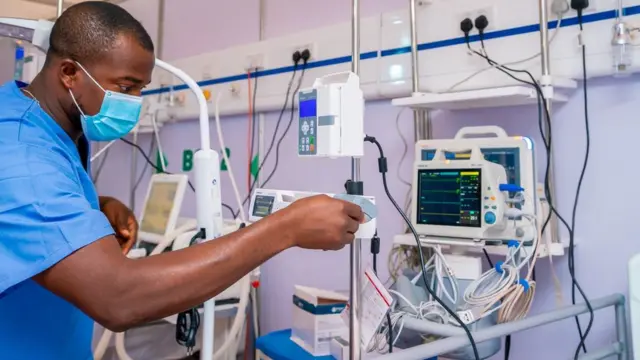 Oṣiṣẹ ilera kan wa lẹnu iṣẹ