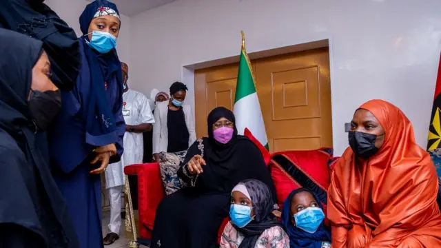 Aisha Buhari visit Chief of Army staff family