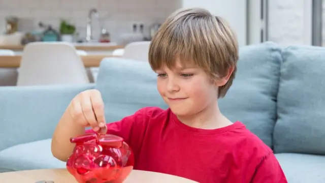 Kụziere nwa gị etu e si edowe ego maka echi