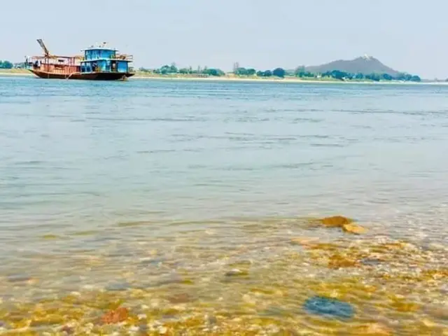 ဒေသခံတွေက တော့ ရေပြာပေါက်တယ်လို့ပြောကြ