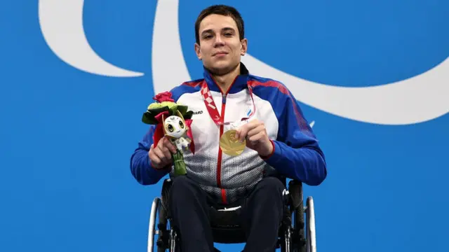 Россиянин Роман Жданов победил в заплыве на 50 метров на спине