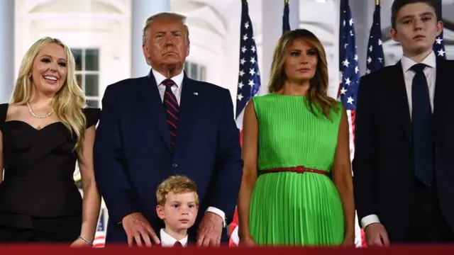 "Сильный подросток". Сын президента США Бэррон Трамп переболел ...