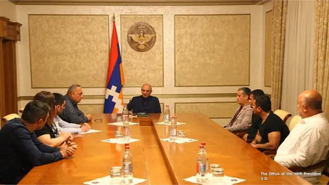 Bako Sahakyan etirazçıları qəbul edib