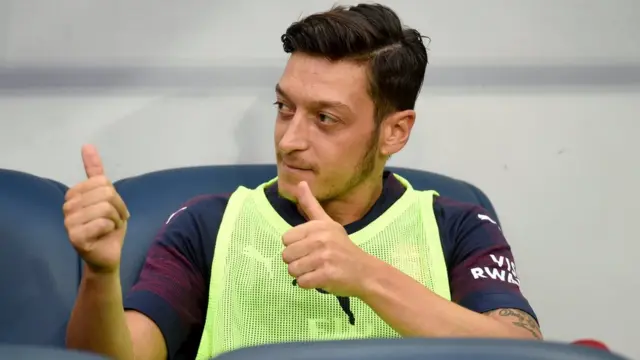 Arsenal oyuncusu Mesut Özil