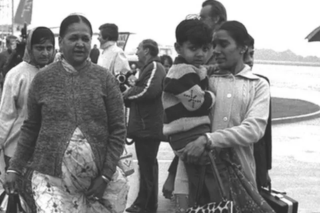 યુગાન્ડાથી હિજરત કરીને બ્રિટન પહોંચેલા ગુજરાતીઓની તસવીર