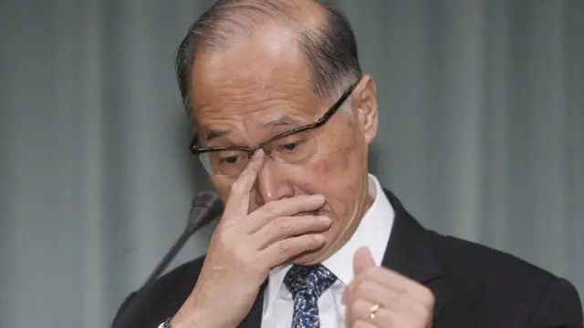 台湾外长李大维在当地时间21日上午谴责圣国游走两岸待价而沽，并深表遗憾和谴责。