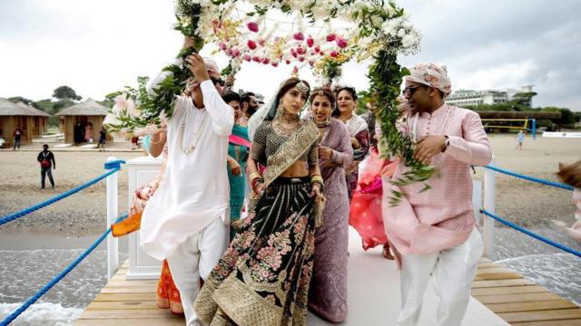 'வெட் இன் இந்தியா' 