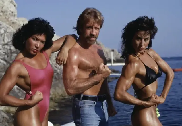 Nubwo yakinnye filimi nyinshi za 'action' yanabonetse mu guteza imbere 'documentary' yiswe Pumping Iron II: The Women mu 1985