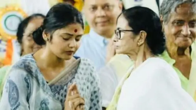 Caption- सयानी घोष स्वतःला ममता बॅनर्जी यांची सैनिक म्हणवतात.