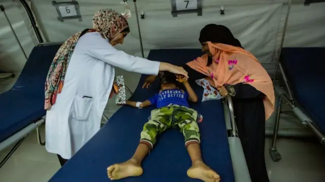 মেডিকেল কলেজ স্থাপন করতে হলে হাসপাতাল থাকাটা বাধ্যতামূলক।