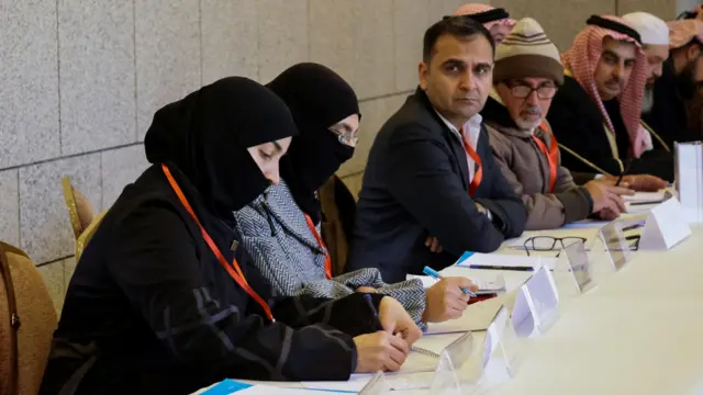 «گفتگوی ملی» دمشق؛ احمد شرع خواهان مقابله با مخلان امنیت و وحدت سوریه شد