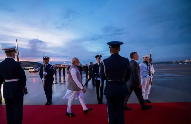 प्रधानमंत्री नरेंद्र