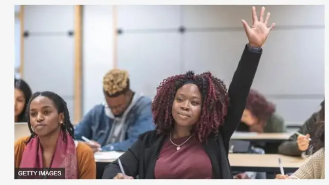 Aworan awọn akẹkọọ ni kilaasi