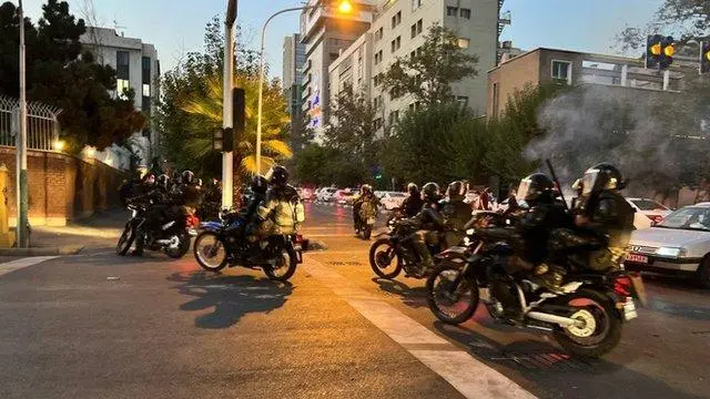 نیروهای سرکوب در ایران 