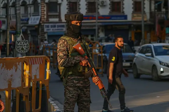 शस्त्रसंधी