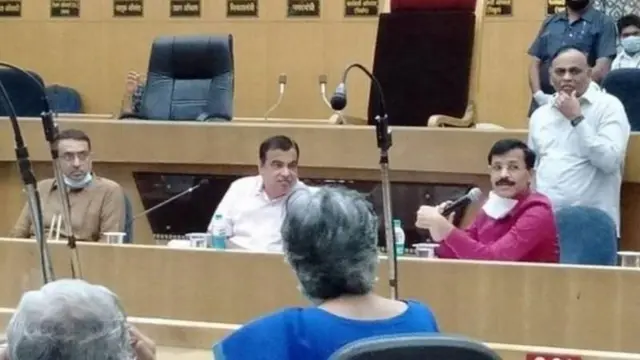 નાગપુરમાં તેમની એક તસવીર