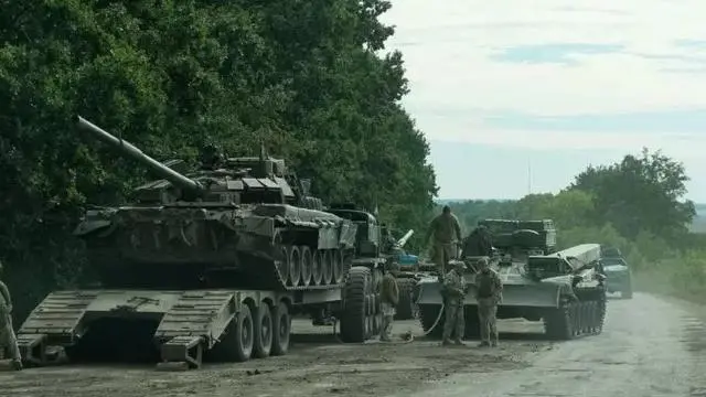 Орус армиясы чегинип жатып көп техника калтырып кетти