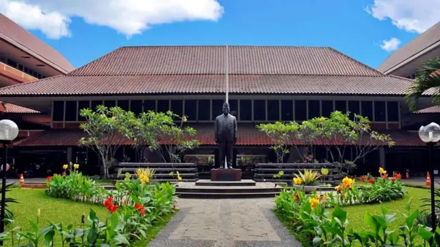 Gedung Fakultas Hukum Universitas Indonesia.